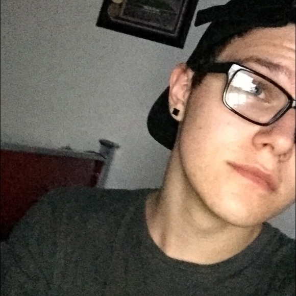 Profile Picture of Connor Reynolds (@car10246) on Poshmark