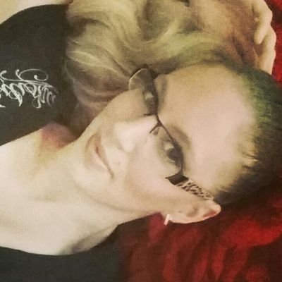 Profile Picture of Cassandra C Downing (@burnsidemamma) on Twitter