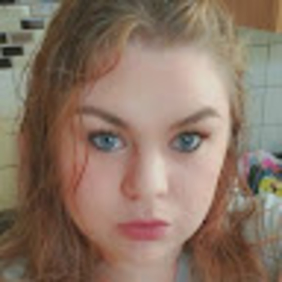 Profile Picture of Erika Ash (@erikaash128) on Poshmark