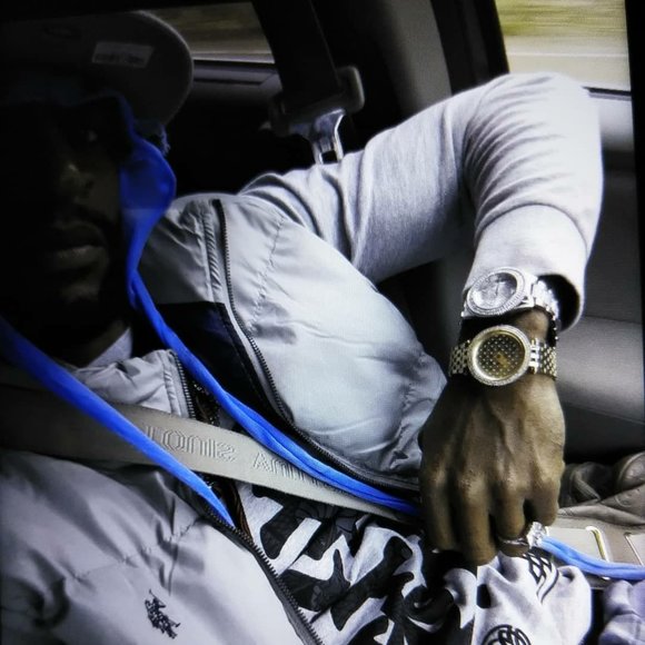 Profile Picture of Carlos Harris (@dabmg74) on Poshmark