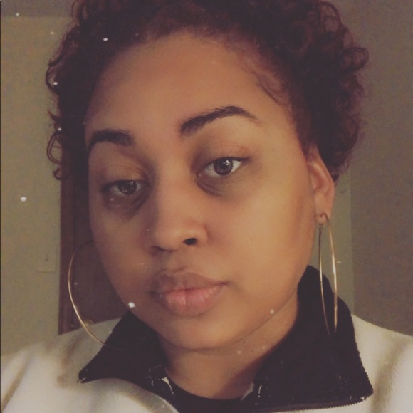 Profile Picture of Lashiana Gerald (@lalasymone25) on Poshmark