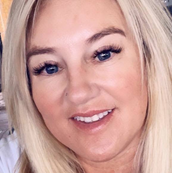 Profile Picture of Lisa Tanner (@lisadtanner) on Poshmark