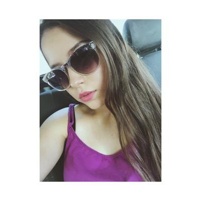 Profile Picture of Nicole Verdugo (@Nicolevb1) on Twitter