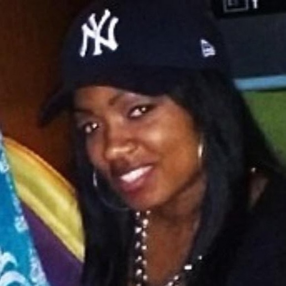 Profile Picture of Kim Key (@kimrkeys) on Poshmark