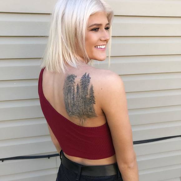 Profile Picture of Haley Schnaidt (@haleyschnaidt) on Poshmark