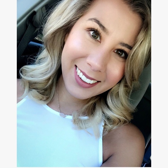 Profile Picture of Jessica Eppele (@jessicarenee23) on Poshmark