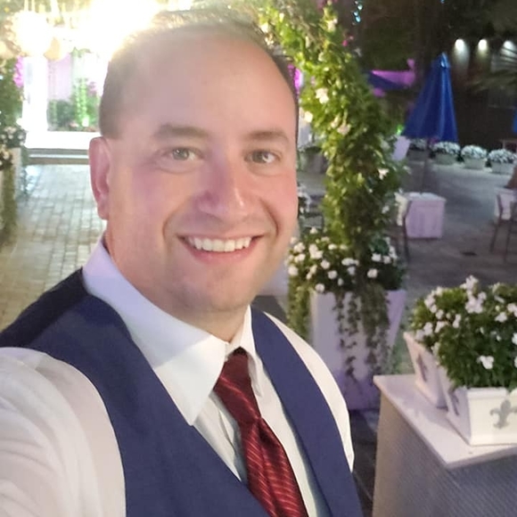 Profile Picture of Seth Schneider (@aaronstieg) on Poshmark