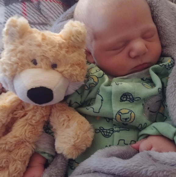 Profile Picture of Paula Smallman (@paulasmallman21) on Poshmark