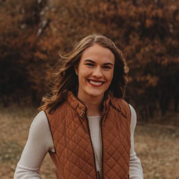 Profile Picture of Lilly Schamberger (@lillyscham) on Poshmark