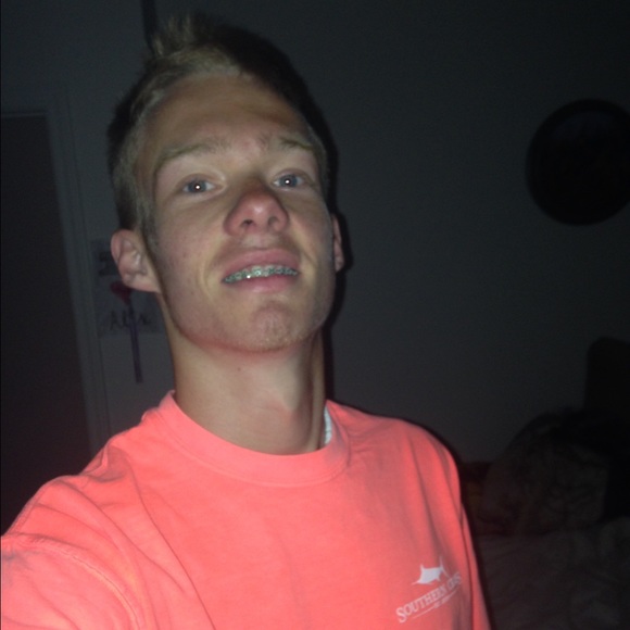 Profile Picture of Alex Bastian (@alexbastian) on Poshmark