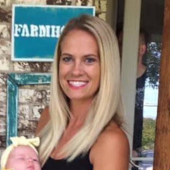 Paige Tabor - Poshmark Profile Picture of Paige Tabor (@pkt5) on Poshmark