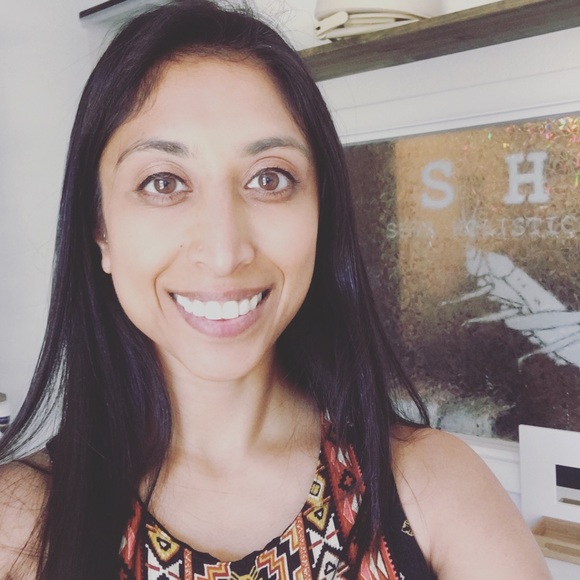 Profile Picture of Mili Shah (@mjshah7) on Poshmark