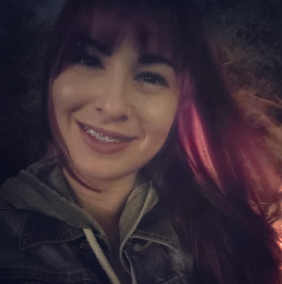 Profile Picture of Djennipher Goodacre (@dgoodacre) on Poshmark