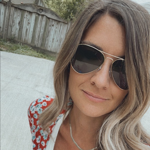 Profile Picture of Mollie Neale (@mneale517) on Poshmark