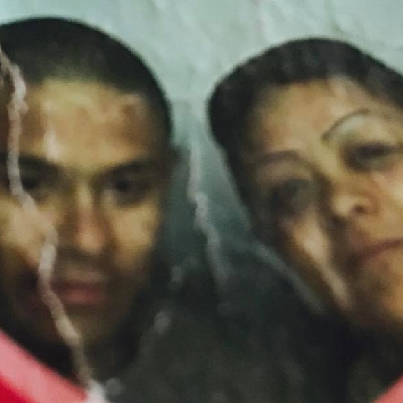 Profile Picture of Deborah Gandara (@deborahycarlos) on Poshmark