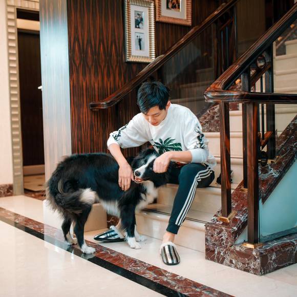 Profile Picture of Kevin Lu (@klukeviu) on Poshmark