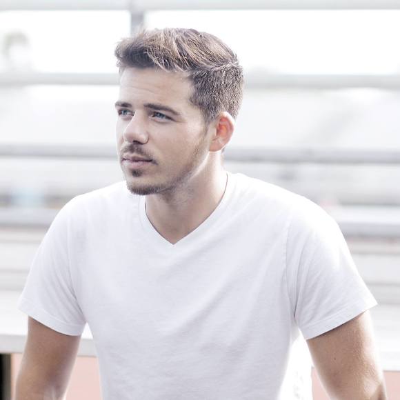 Profile Picture of Alex Valliere (@luxevault) on Poshmark