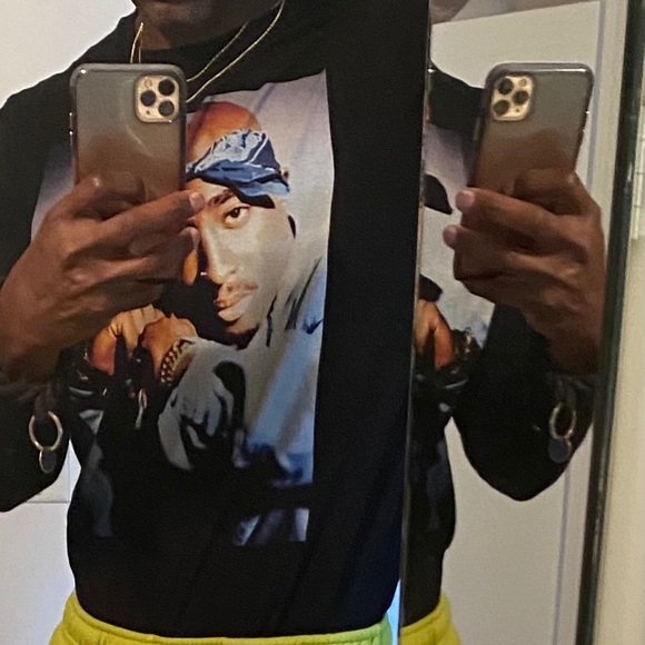 Profile Picture of Carlos Harris (@bohr05) on Poshmark