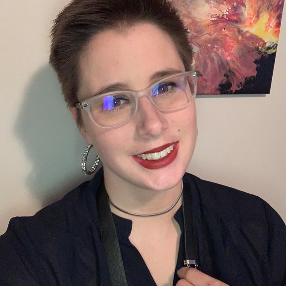 Profile Picture of Sarah Roenicke (@runnin_girl_28) on Poshmark