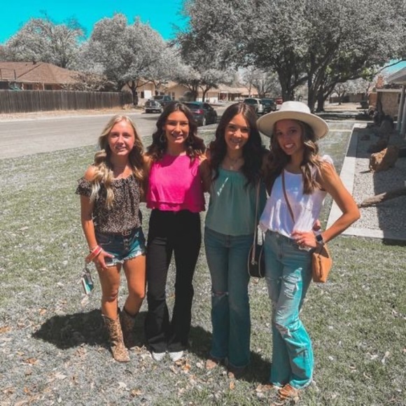 Profile Picture of Grier Lewey (@grierlewey) on Poshmark