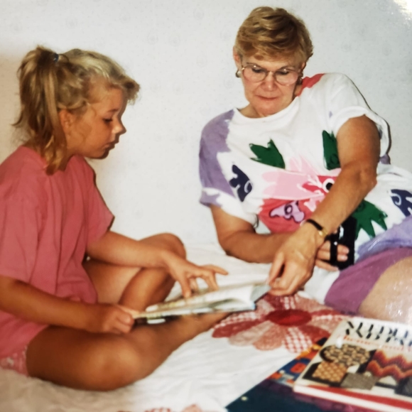 Profile Picture of Stephani Streacker (@streacker) on Poshmark