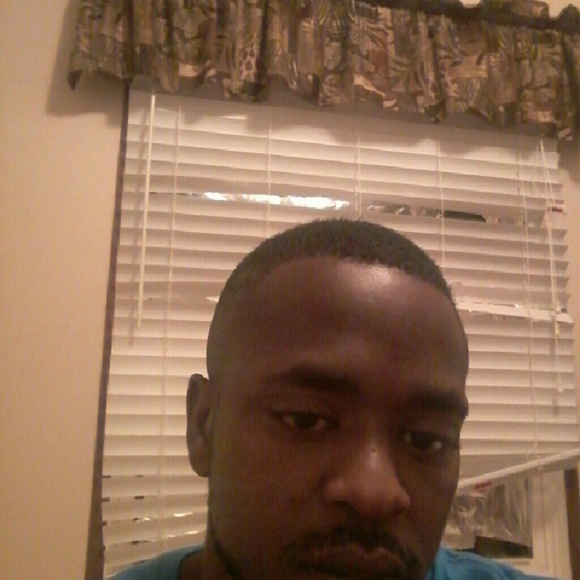 Profile Picture of Bobby Lathon (@bbblathon) on Poshmark