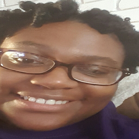 Profile Picture of Aundrea Williams (@auny21) on Poshmark