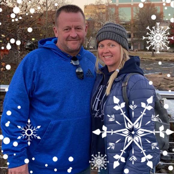 Profile Picture of Sarah Maley (@sledhead06) on Poshmark