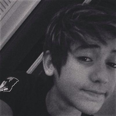 Profile Picture of HIVE_UP (@chairez_chris) on Twitter