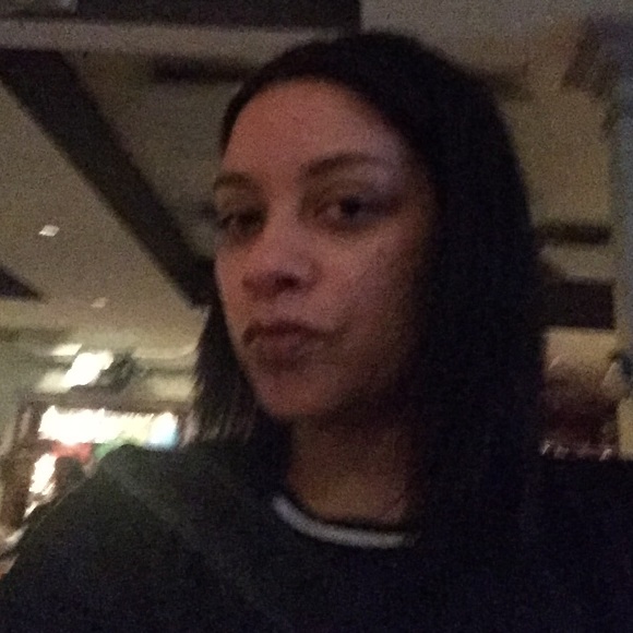 Profile Picture of Jennifer Tidwell (@stylishchic44) on Poshmark