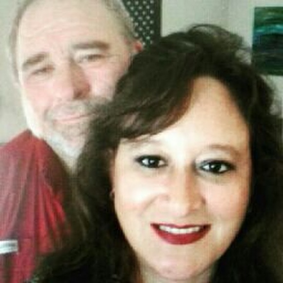 Profile Picture of Michelle Stapleton (@michellestap301) on Poshmark