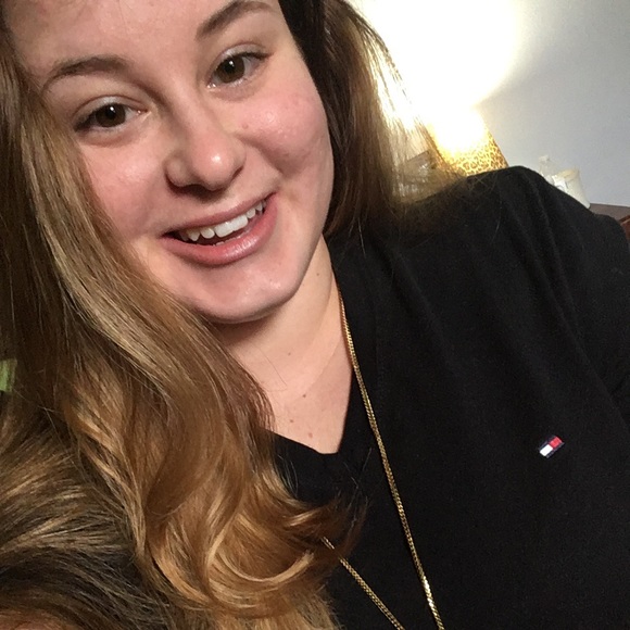 Profile Picture of Katelyn Tworkowski (@lilbit_babii) on Poshmark