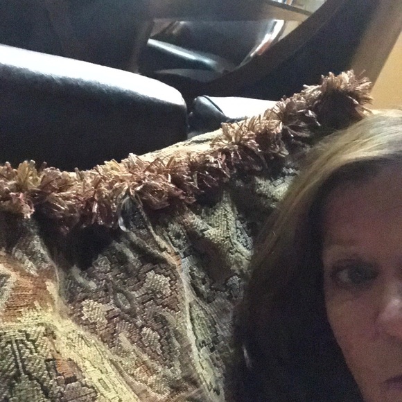 Profile Picture of Belinda Halfmann (@bhalfmann) on Poshmark