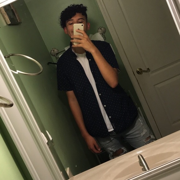 Profile Picture of Irving Sanchez (@irving_s) on Poshmark