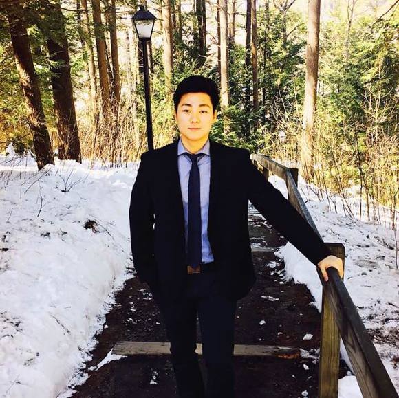 Profile Picture of Daniel Baek (@yhdaniel90) on Poshmark