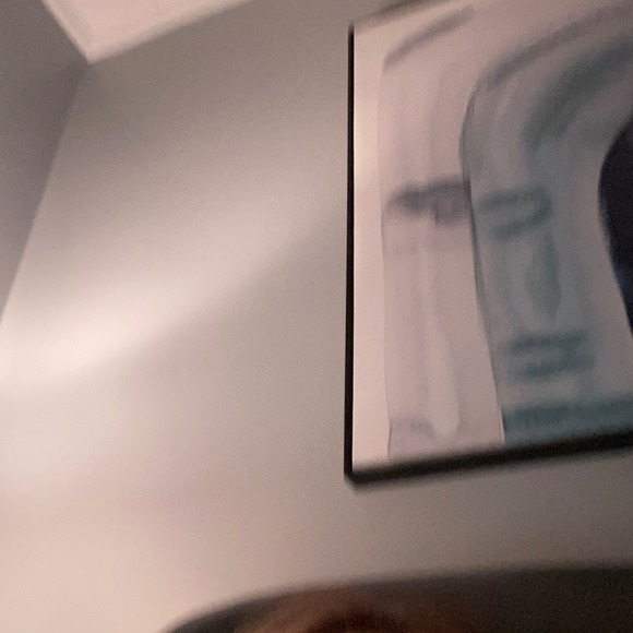 Profile Picture of Andrea Laidlaw (@andrealaidlaw) on Poshmark