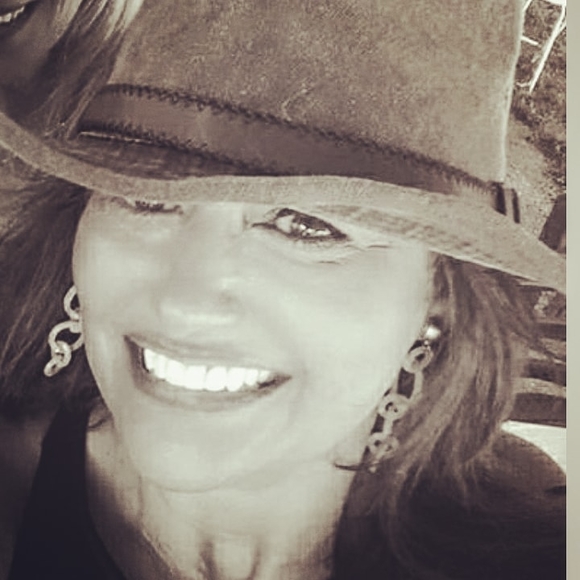 Profile Picture of Sigal Cohen hendy (@lucdw) on Poshmark