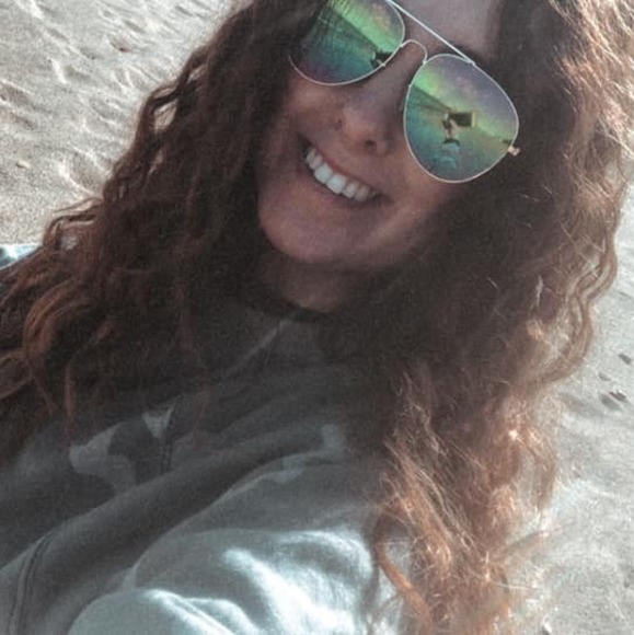 Profile Picture of Anna Caputo (@annamarii393) on Poshmark