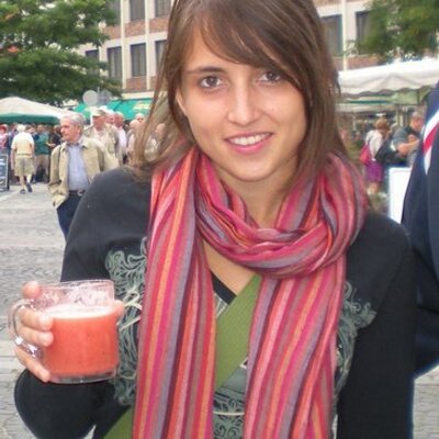 Profile Picture of Verónica Dueñas (@VeroZgza) on Twitter