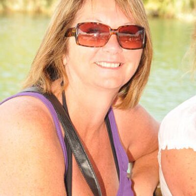 Profile Picture of Linda Price (@linzzy50) on Twitter