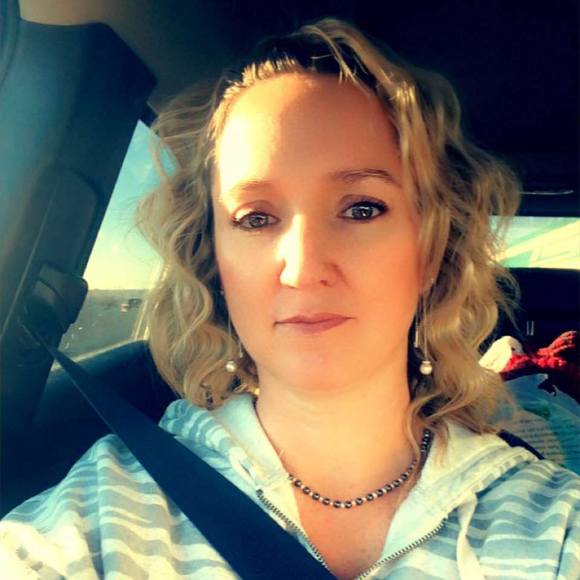 Profile Picture of Janelle Adams rees (@janeller1) on Poshmark