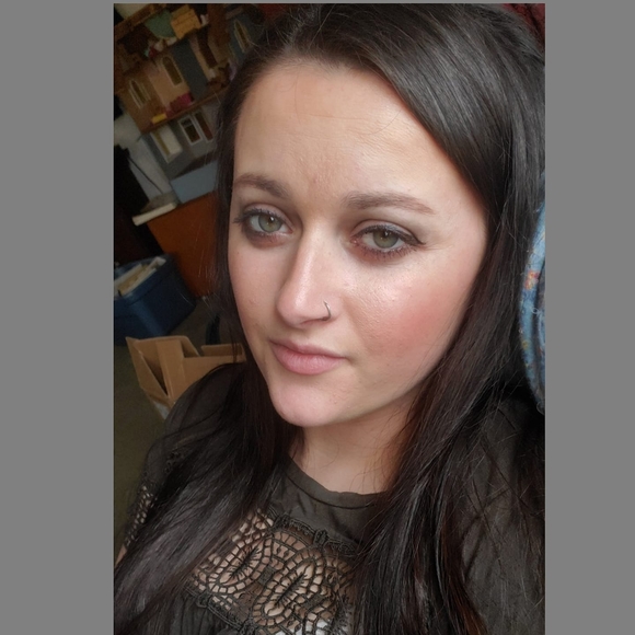 Profile Picture of Bryana Thibodeau (@bpt2015) on Poshmark