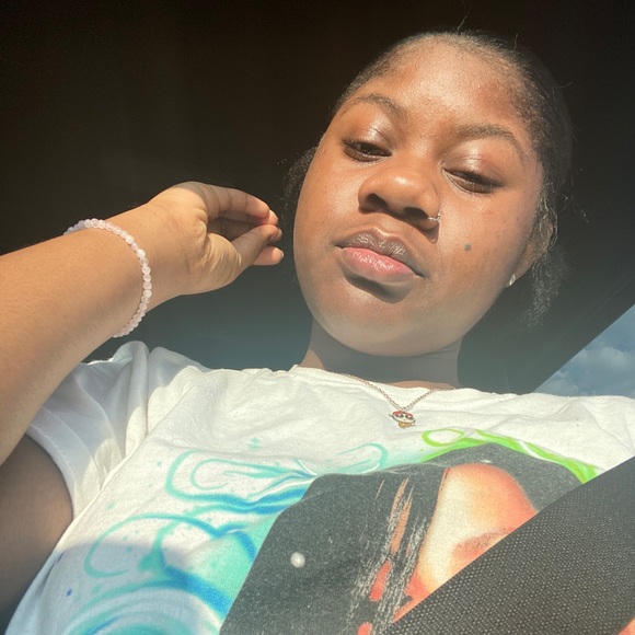 Profile Picture of Nabeeha Agnant (@nabeehaa444) on Poshmark
