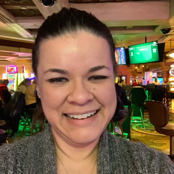 Profile Picture of Monique Steele (@msteele82) on Poshmark