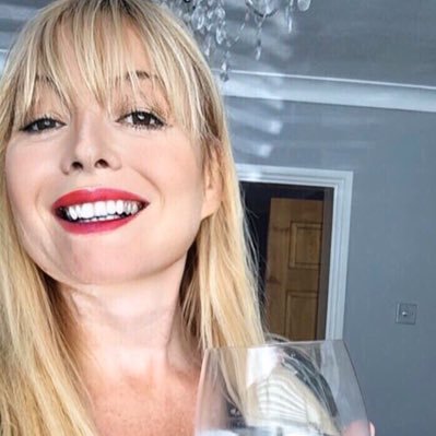 Profile Picture of 🎼🎤 FITZSINGS🎤🎼 (@Janey1092) on Twitter