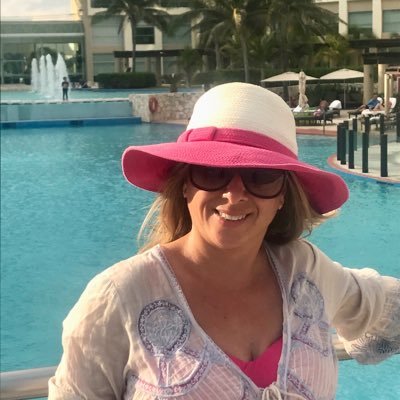 Profile Picture of Tracy Lazarus (@pinkskyideas) on Twitter