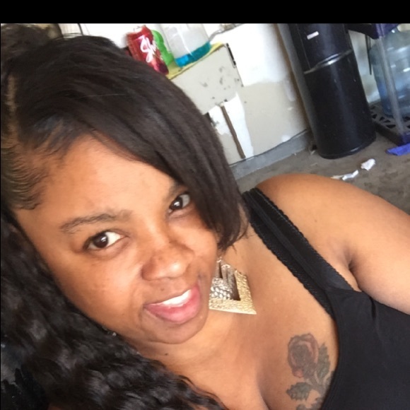 Profile Picture of Kandy Hasson (@luckycharm4671) on Poshmark