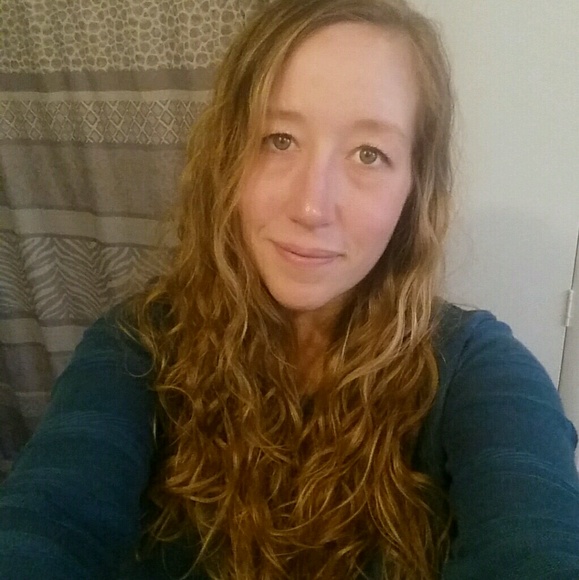 Jennifer Sawchak - Poshmark Profile Picture of Jennifer Sawchak (@jsawchak) on Poshmark