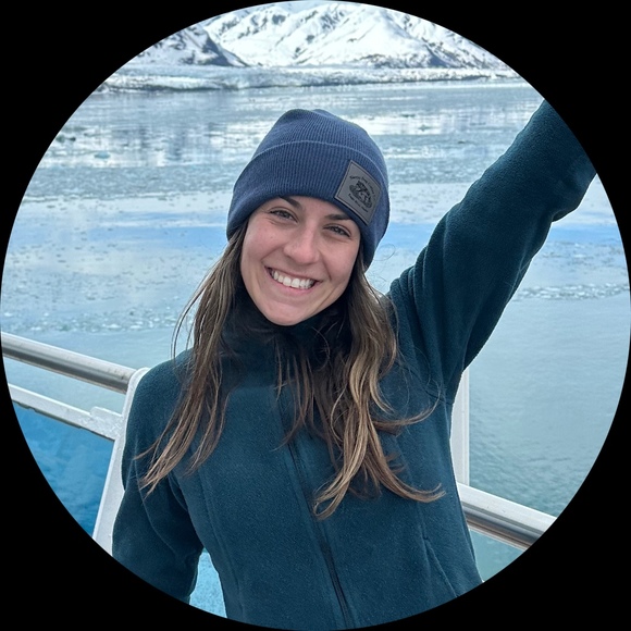 Profile Picture of Jacqueline Roussos (@jroussos) on Poshmark