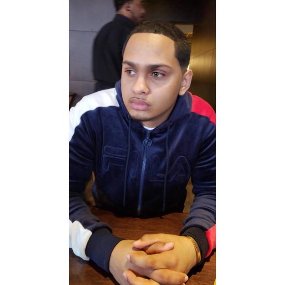 Profile Picture of Robert Torrez (@roberttorrez1) on Poshmark